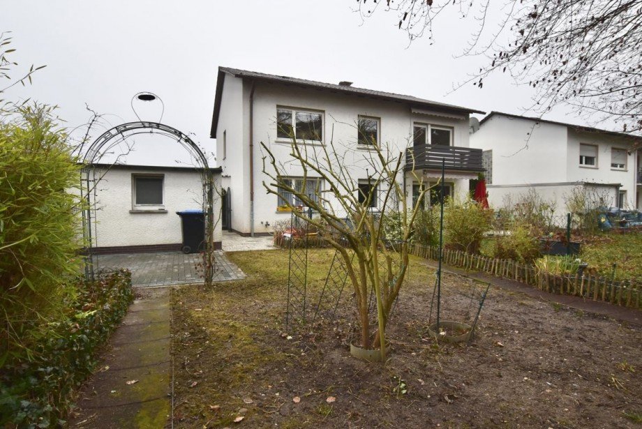 DSC 1033 Zweifamilienhaus Hanau Kesselstadt